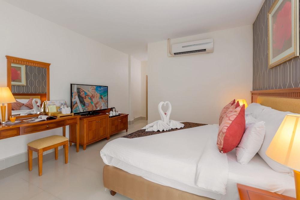 The Golden Ville Boutique Hotel And Spa Pattaya Zewnętrze zdjęcie